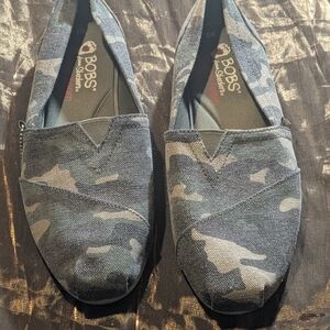 Skechers BOBS Women's Blue Camouflage Loafers